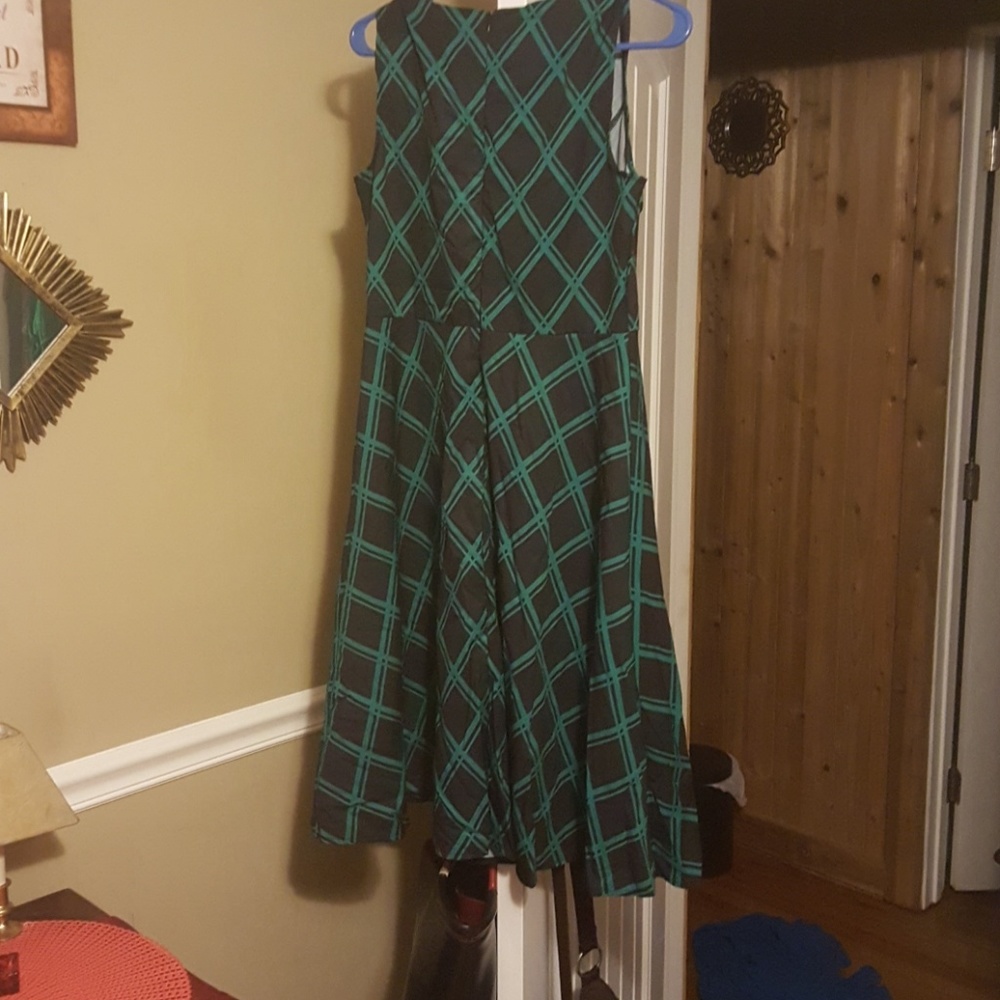 Dress - Picture 2 of 2